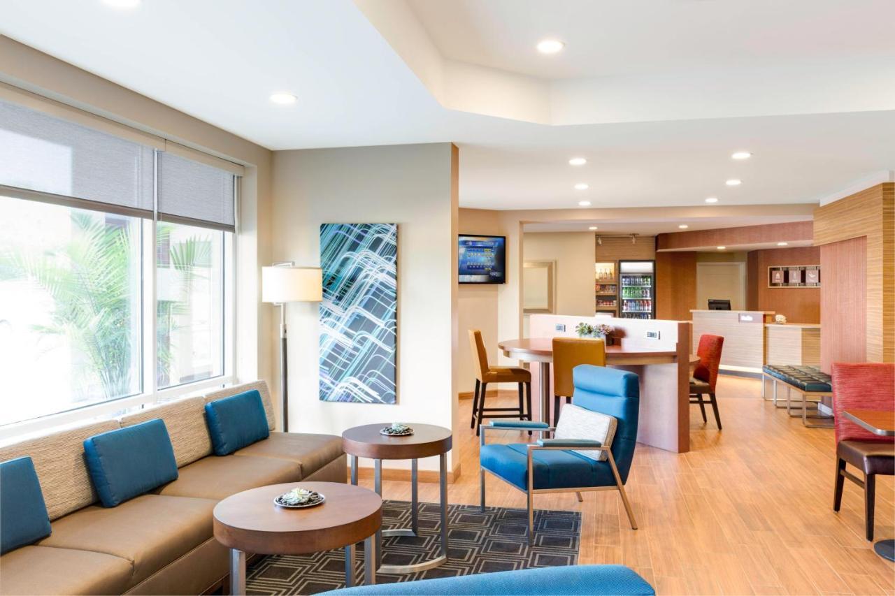 Towneplace Suites By Marriott Grand Rapids Airport Southeast Cascade Extérieur photo