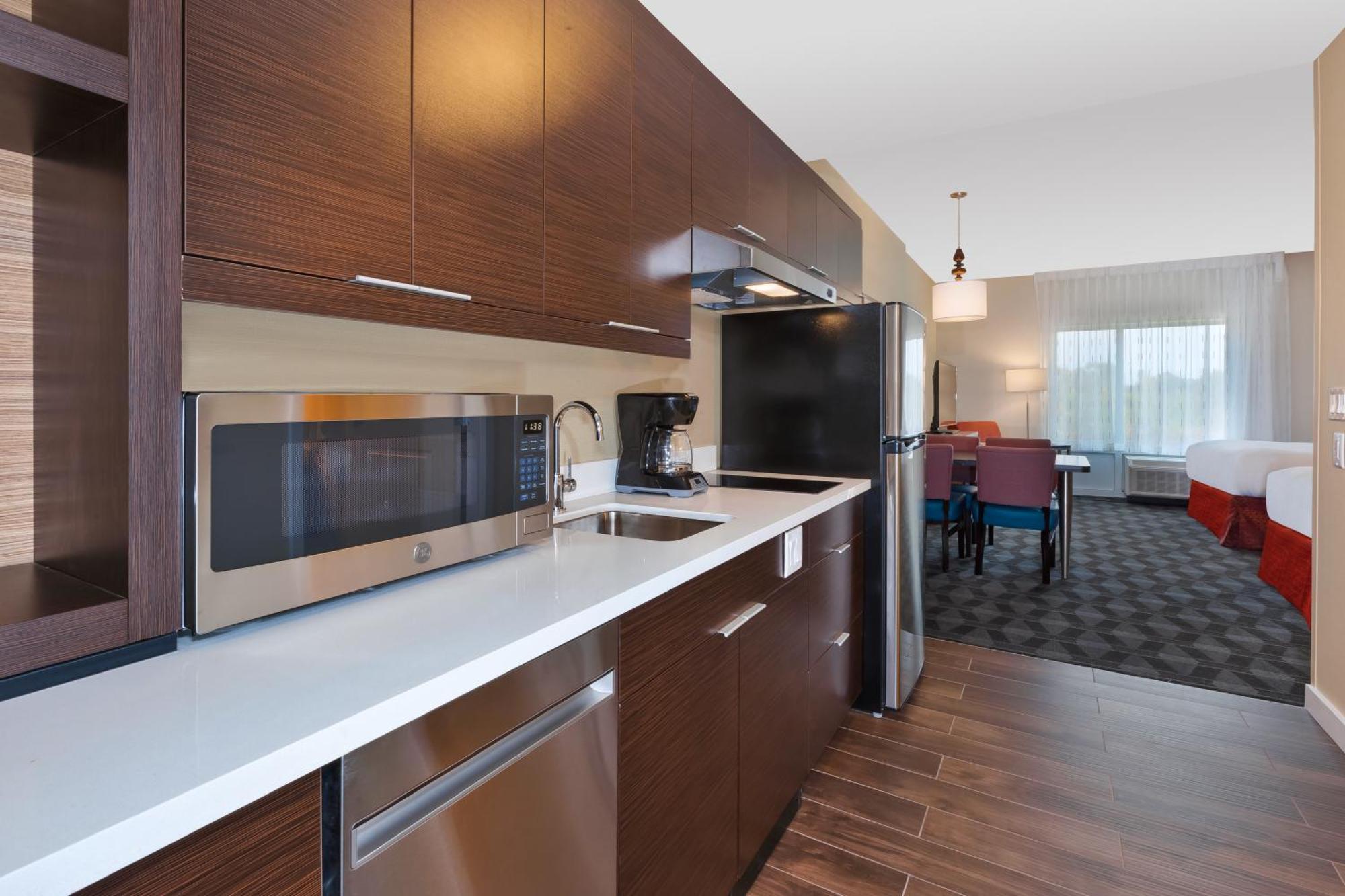 Towneplace Suites By Marriott Grand Rapids Airport Southeast Cascade Extérieur photo