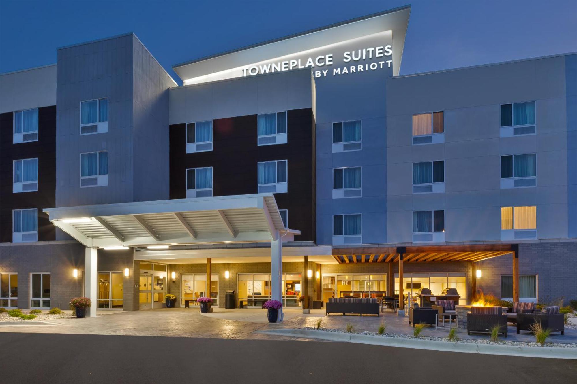 Towneplace Suites By Marriott Grand Rapids Airport Southeast Cascade Extérieur photo