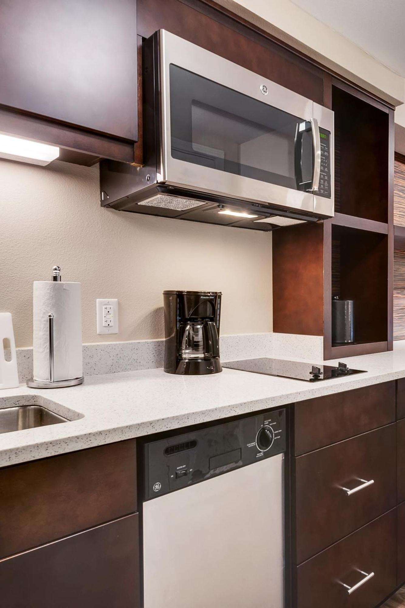 Towneplace Suites By Marriott Grand Rapids Airport Southeast Cascade Extérieur photo